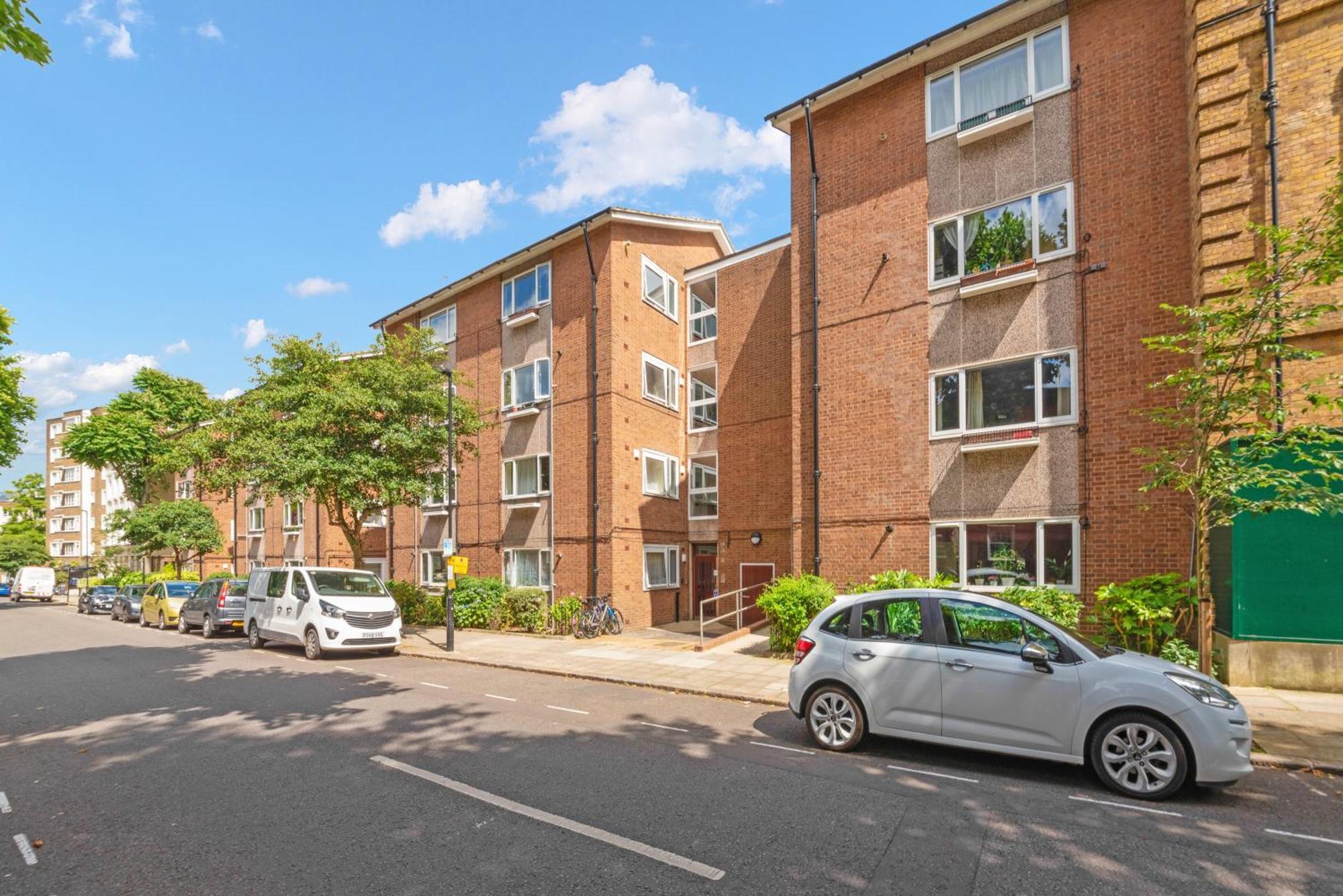 Delux 1 Bd Regents Park Nw8 Лондон
